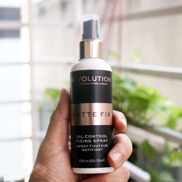 Xịt Khóa Makeup Revolution Fixing Spray 100ML - Image 5