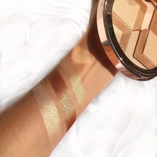 Highlight Iconic Luminous Powder - Image 2