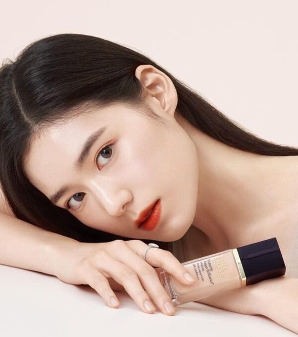 Kem Nền Estee Futurist Aqua Brilliance SPF20 30ml - Image 4