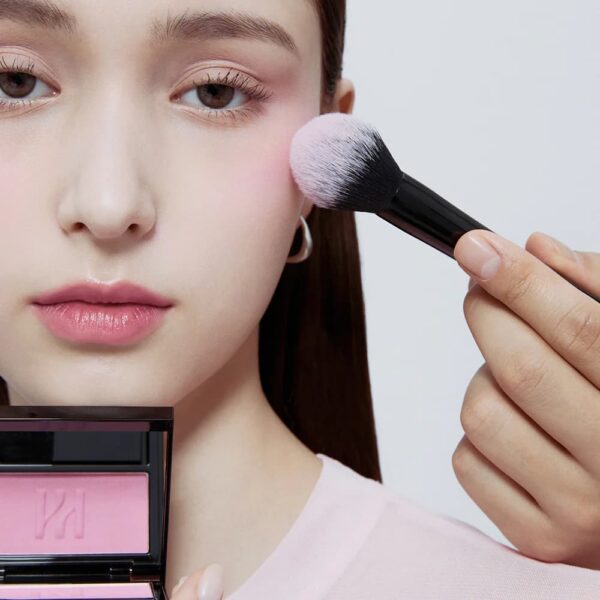 Má Hồng Hera Sheer Radiant Finish 5.5g - Image 4