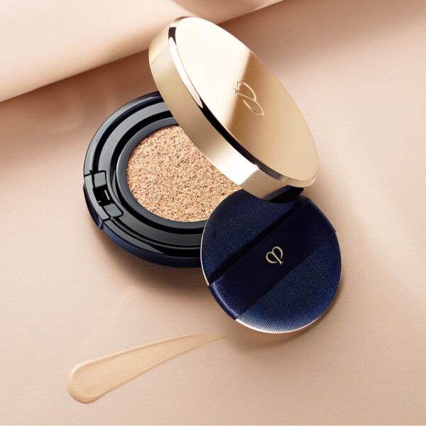 Cushion Cle De Peau Radiant Foundation - Image 3