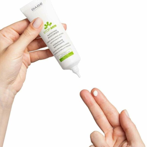 Kem Dưỡng BABE Stop AKN Mattifying Hidratante 50ml - Image 4