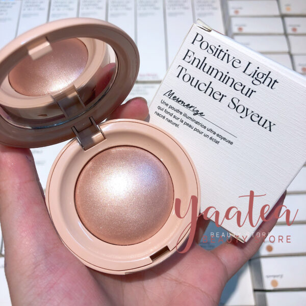 Phấn Bắt Sáng Rare Beauty Positive Light Silky Touch - Image 9