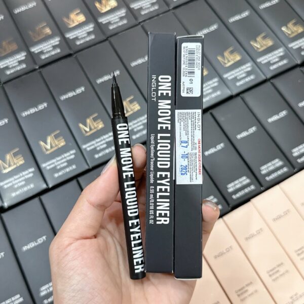Kẻ Mắt Nước Inglot One Move Liquid Eyeliner 0.55ml - Image 5