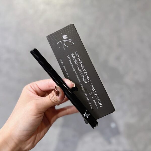 Kẻ Mắt Extremely Slim Brush Pen Liner MC - Deep Black - Image 5