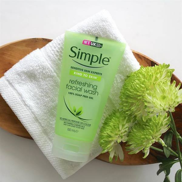 Sữa Rửa Mặt Simple Kind To Skin 150ml - Image 6