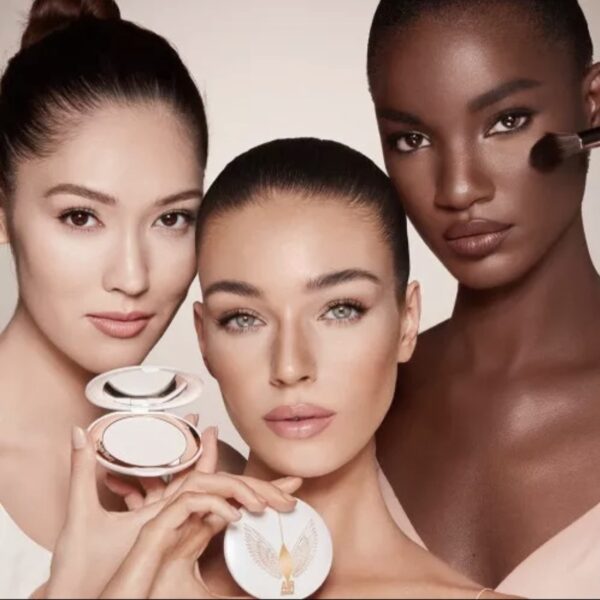 Set Charlotte Tilbury Airbrush Flawless (Phấn nén không màu + Xịt makeup 34ml) - Image 4